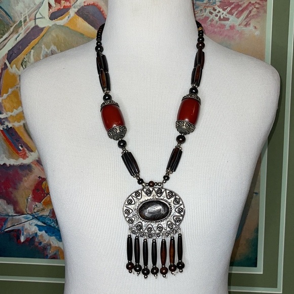 Beautifull Statement Necklace - Picture 1 of 5